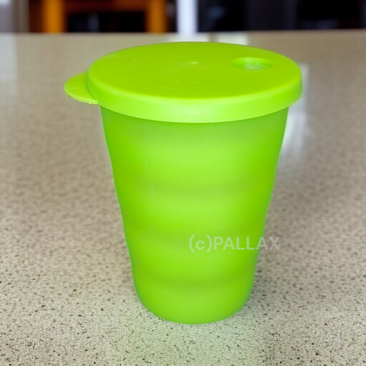 TUPPERWARE J37 JUNGE WELLE TRINKHALM-BECHER 330 ML  HELLGRÜN