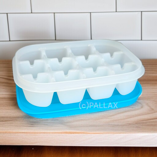 TUPPERWARE JUNIOR-EISWÜRFLER HELLBLAU GEFRIERBEHÄLTER EISWÜRFEL-FORM