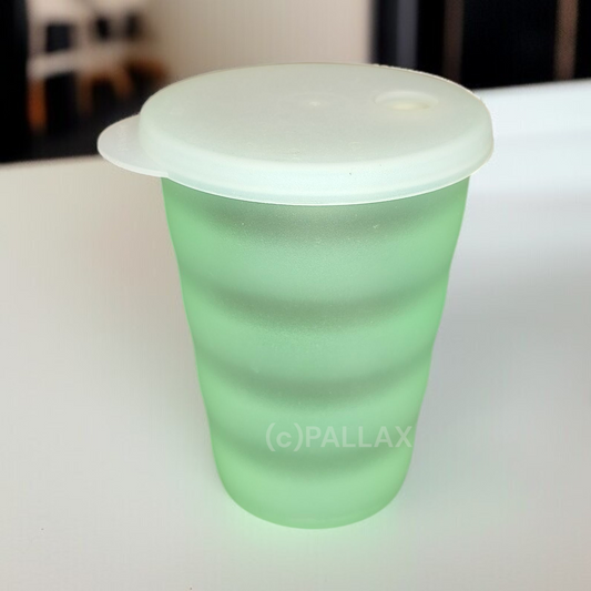 TUPPERWARE J37 JUNGE WELLE TRINKHALM-BECHER 330 ML HELLGRÜN