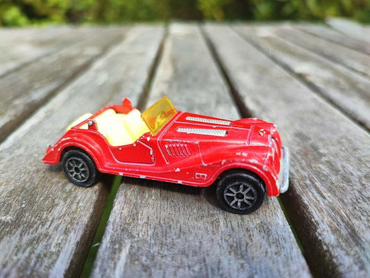 MAJORETTE MORGAN #261 ROT