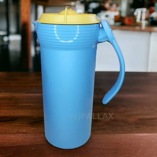 TUPPERWARE PICKNICK-KANNE 1,1 L HELLBLAU GELB ABNEHMBARER GRIFF SAFTKANNE