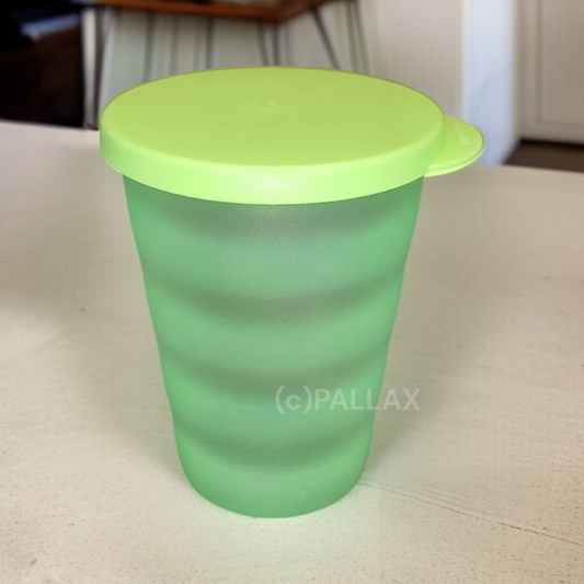 TUPPERWARE J16 JUNGE WELLE TRINKBECHER 330 ML  HELLGRÜN