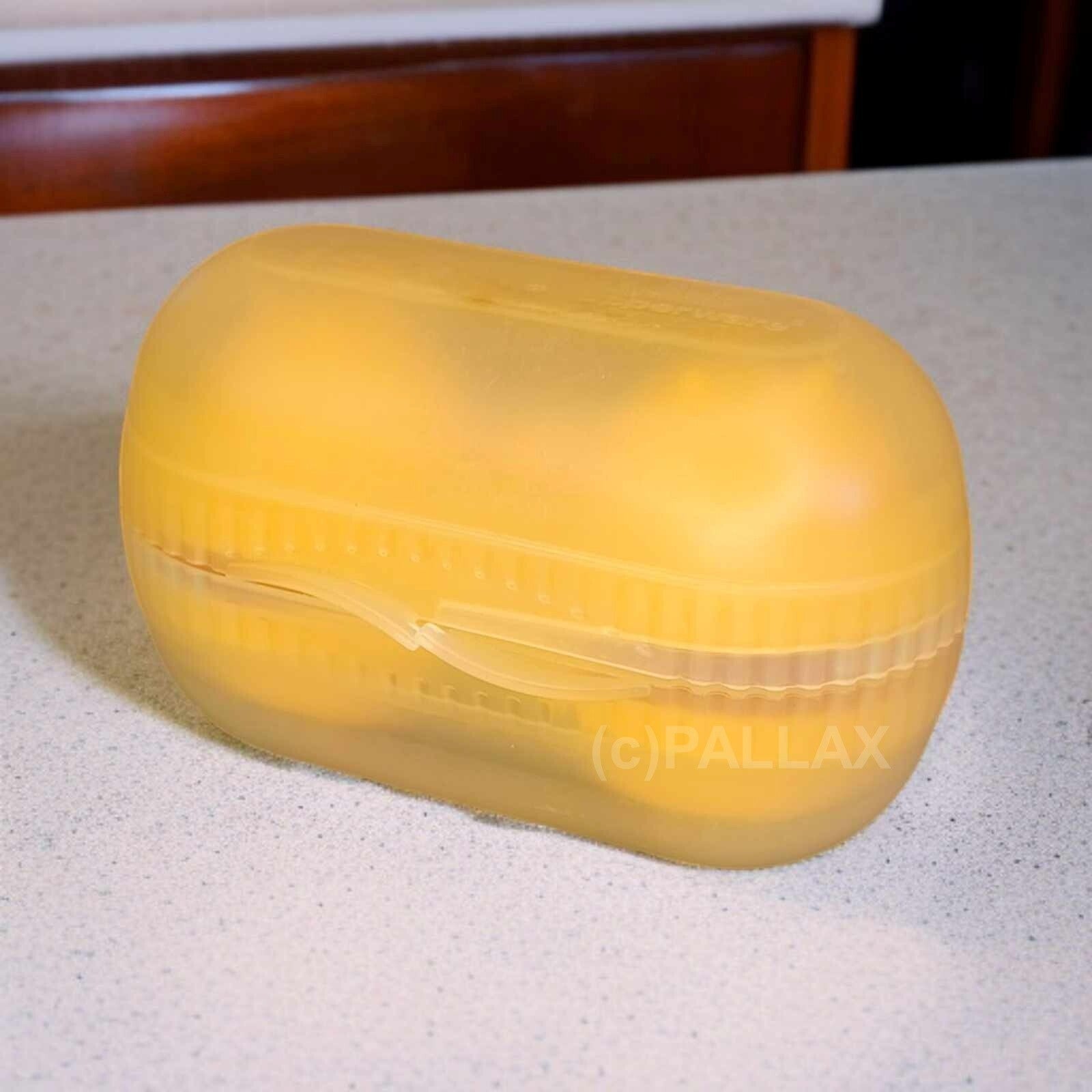 TUPPERWARE A128 ZWEI-DABEI ORANGE EIERBEHÄLTER MIT SALZSTREUER FÜR UNTERWEGS