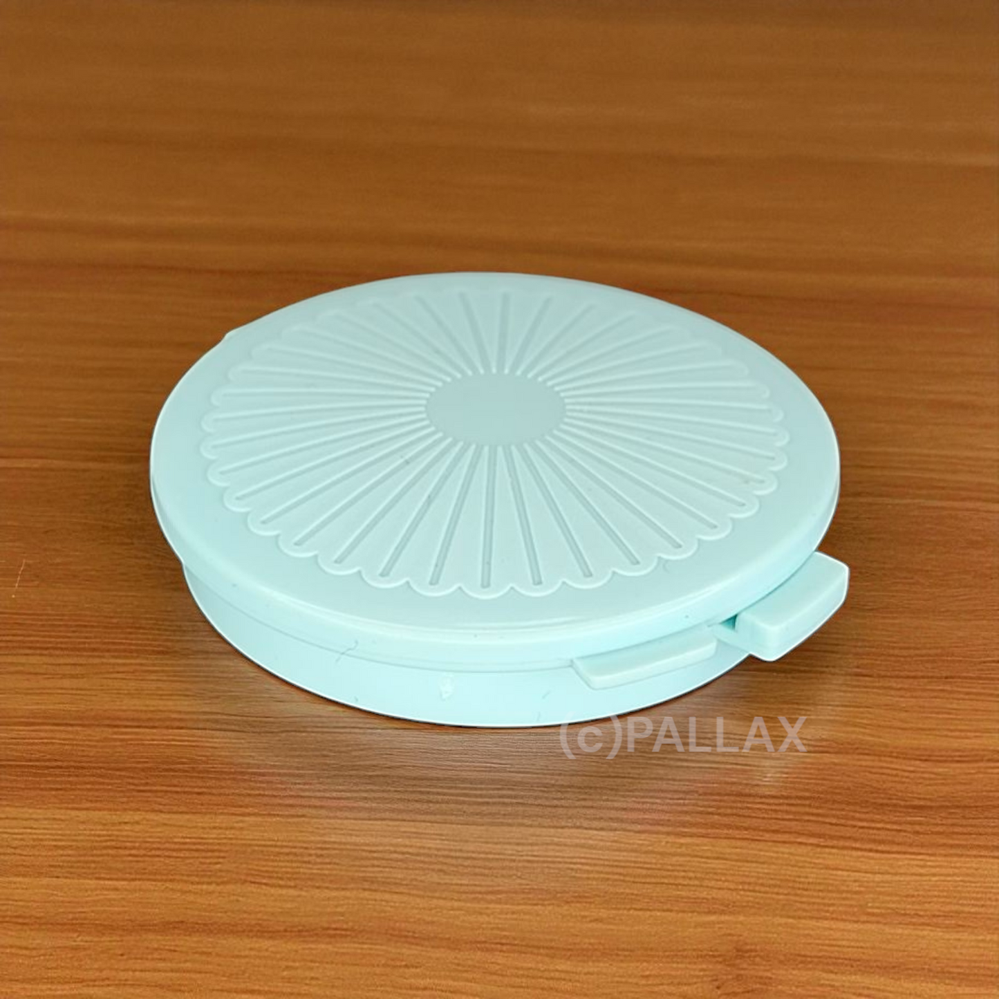 TUPPERWARE Y37 STARLET MINT PILLENDOSE
