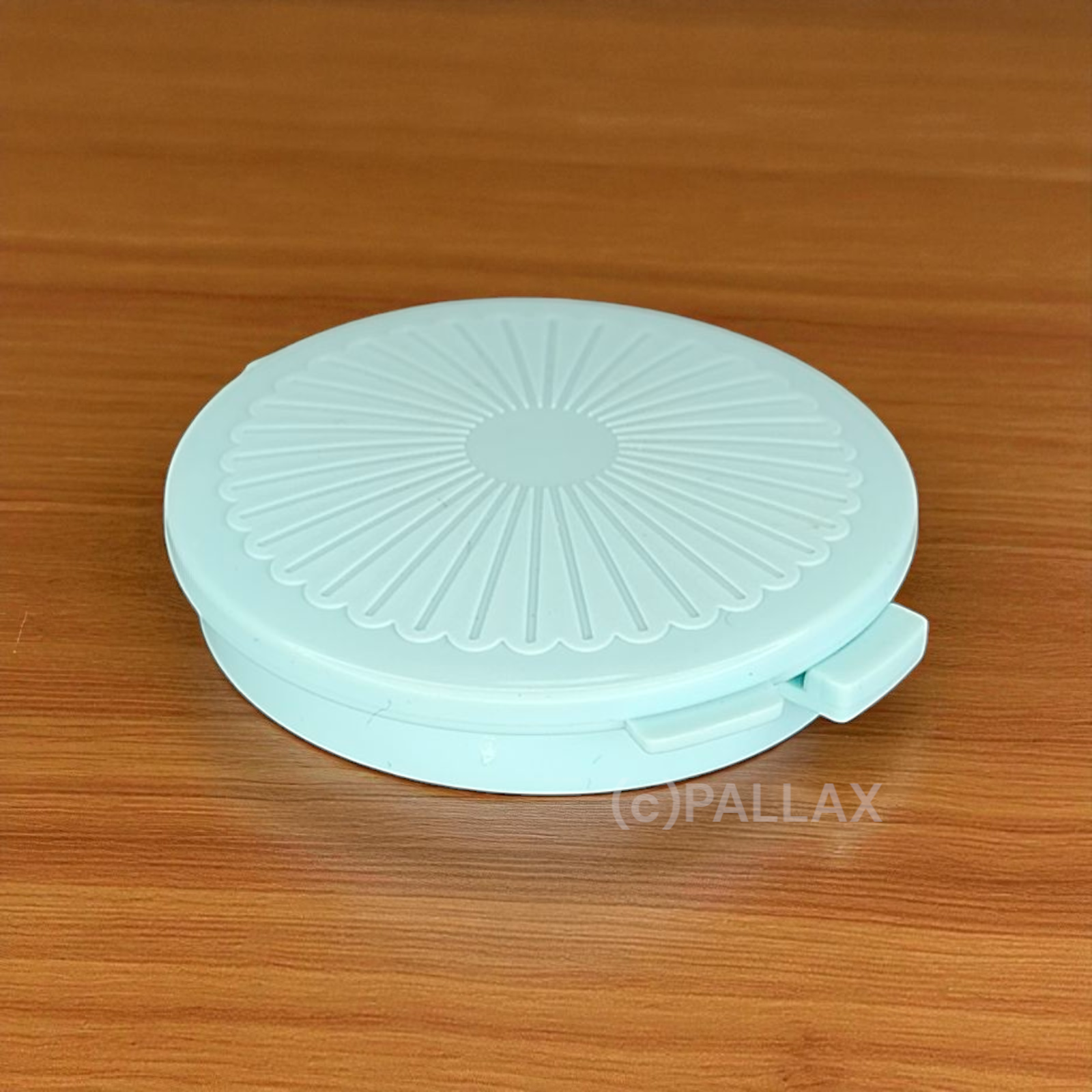 TUPPERWARE Y37 STARLET MINT PILLENDOSE