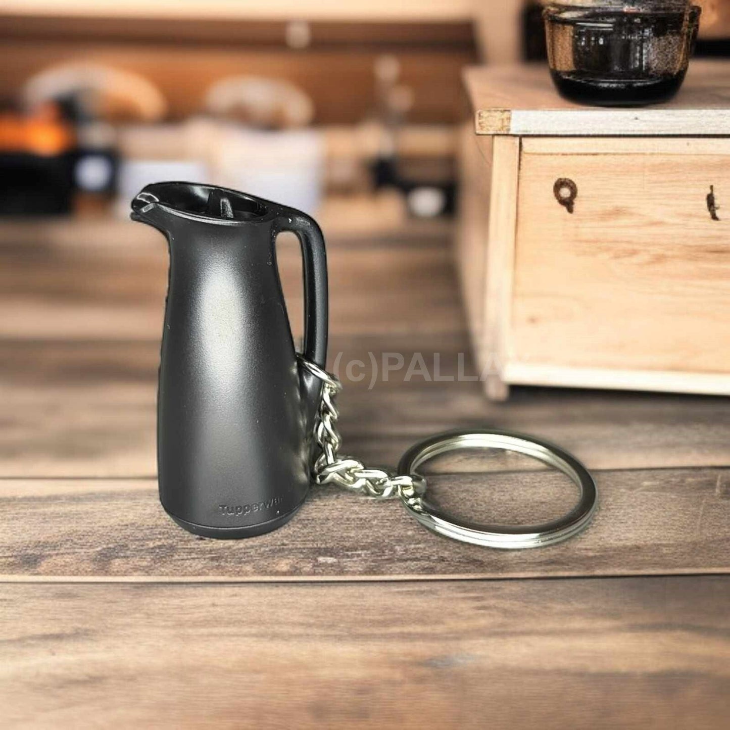 TUPPERWARE SCHLÜSSELANHÄNGER THERMO-TUP KANNE THERMOSKANNE SCHWARZ