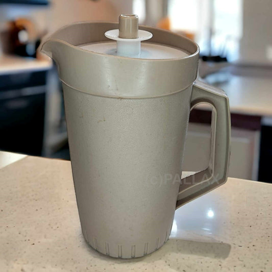 TUPPERWARE VINTAGE PIROSCHKA KANNE 1,4 L BEIGE WEISS SAFTKANNE