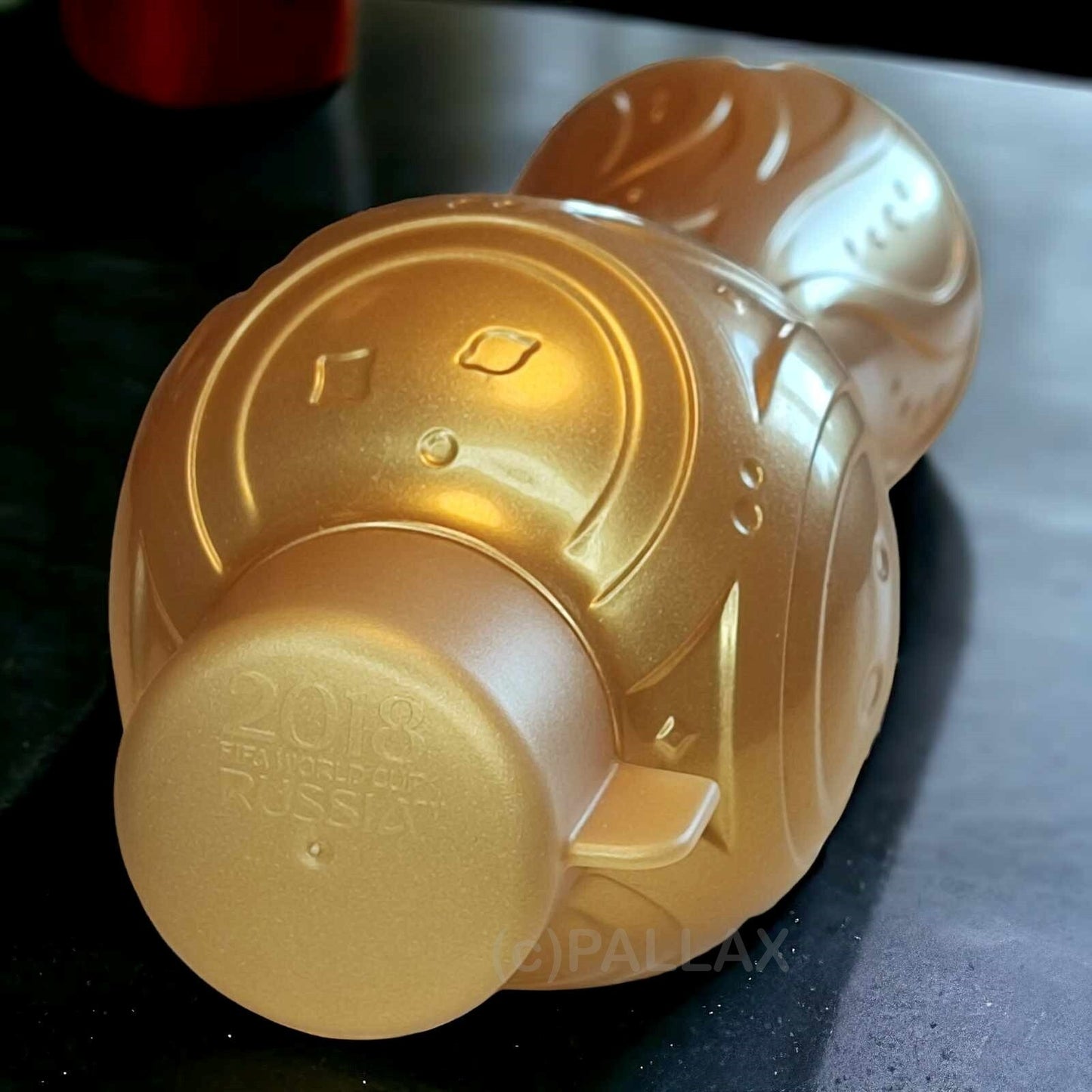 TUPPERWARE ECO EASY TRINKPOKAL 750 ML FIFA WORLD CUP 2018 TRINKFLASCHE GOLD