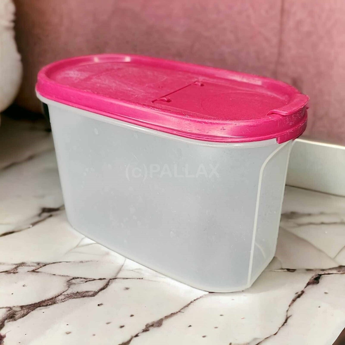 TUPPERWARE A62 EIDGENOSSE 1,1 L MIT SCHÜTTKLAPPE BROMBEER-ROT VORRATSDOSE