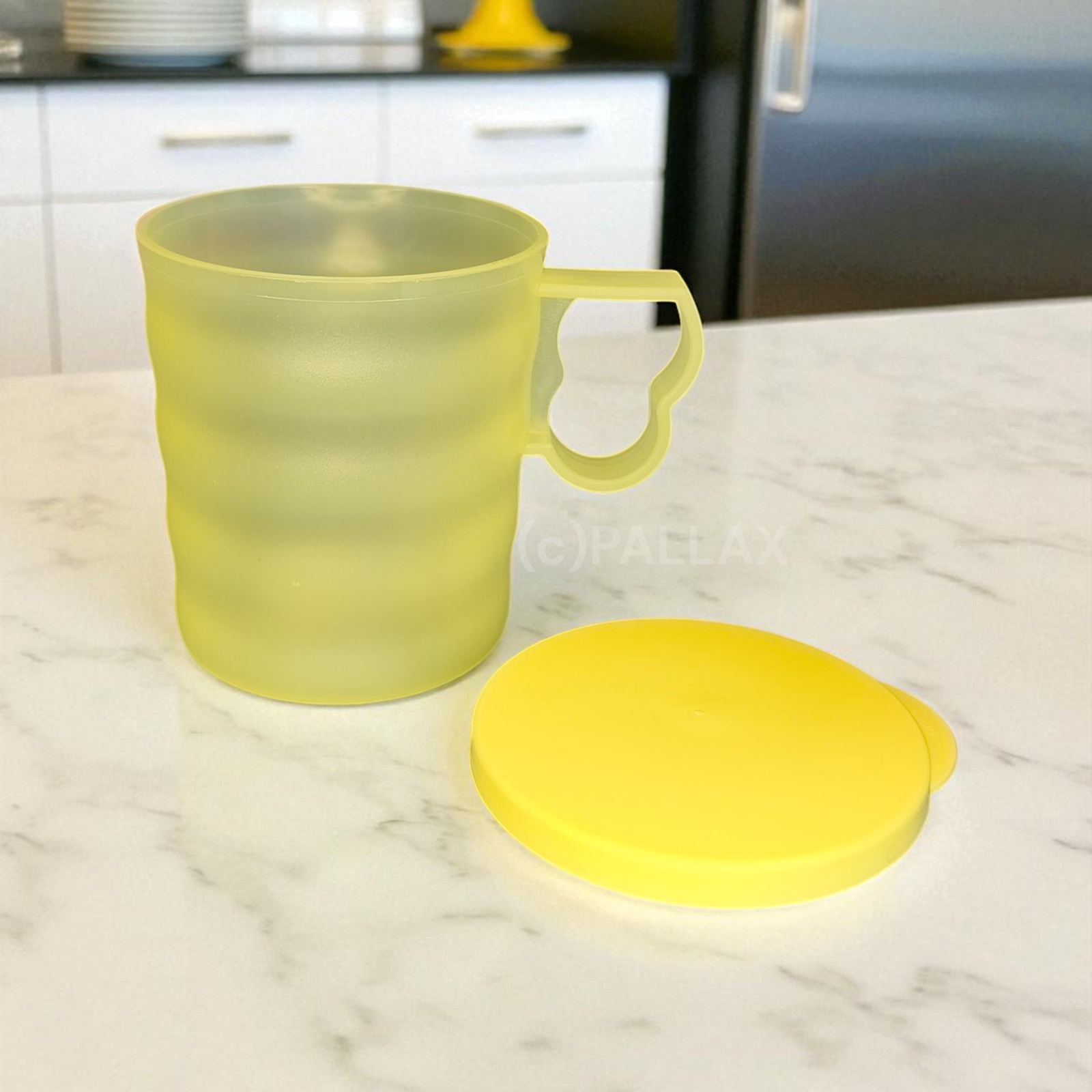 TUPPERWARE J25 JUNGE WELLE TASSE MIT DECKEL 350 ML GELB