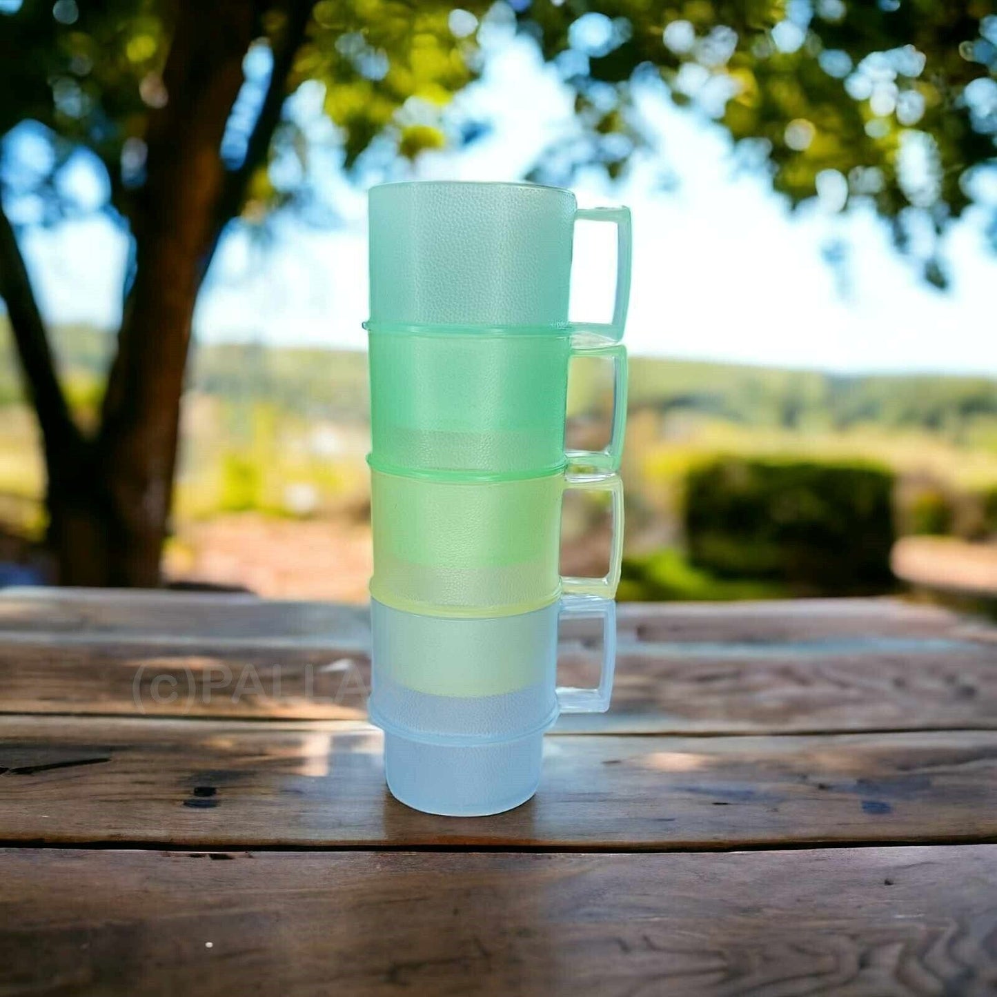TUPPERWARE KONFETTI MINI-BECHER SCHNAPSGLÄSER MEHRFARBIG 4 STÜCK