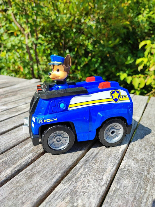 PAW PATROL - CHASE`S RC CAR OHNE FERNBEDIENUNG