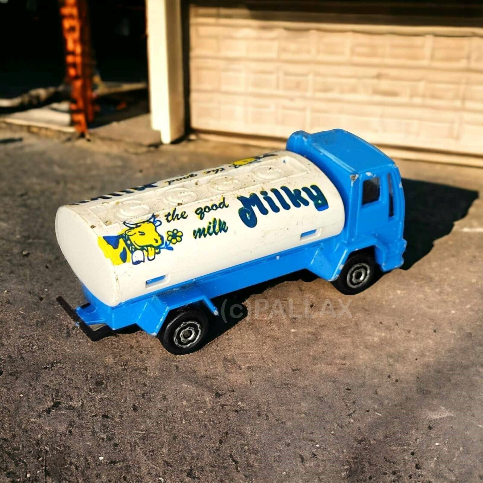 MAJORETTE #241 - 245 FORD CAMION TANKER LKW MILKY 1:100