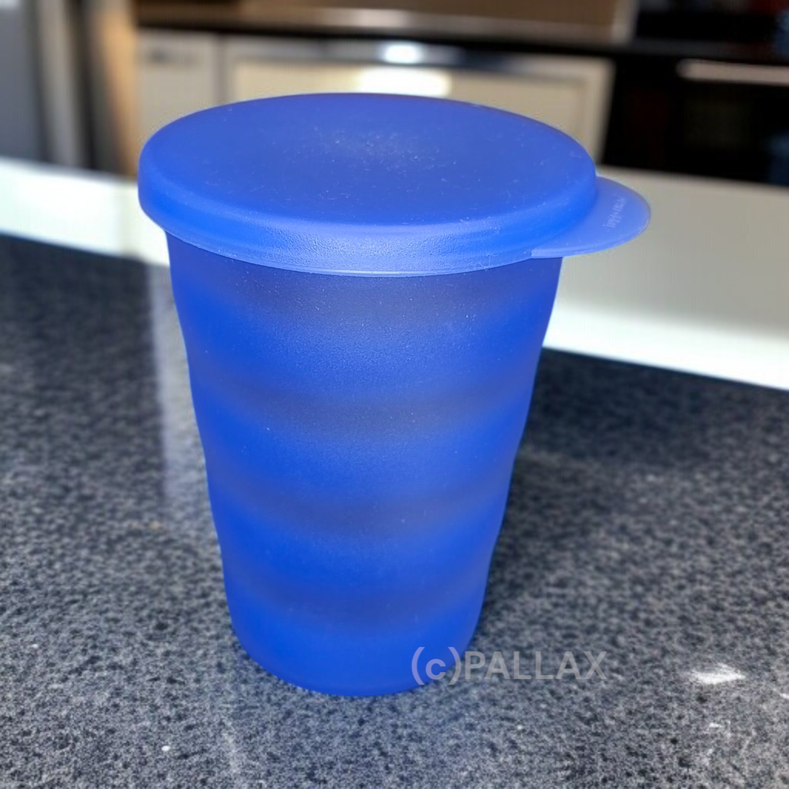 TUPPERWARE J16 JUNGE WELLE TRINKBECHER 330 ML  BLAU