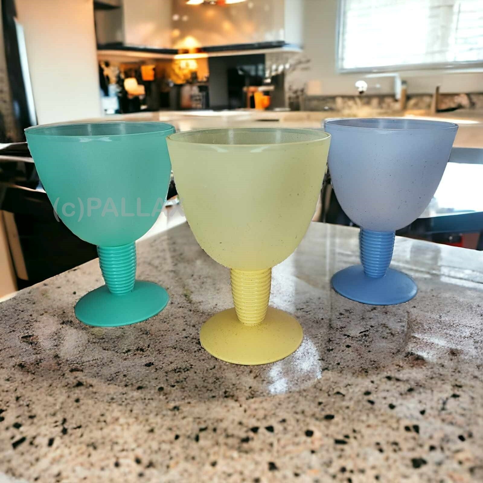 TUPPERWARE JUNGE WELLE EISBECHER-SET 330 ML SONDERMODELL