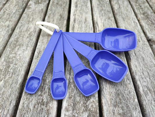 TUPPERWARE D42 KÜCHENSTERNCHEN BLAU WEISS MASS-LÖFFEL LÖFFEL-SET MIT SKALA