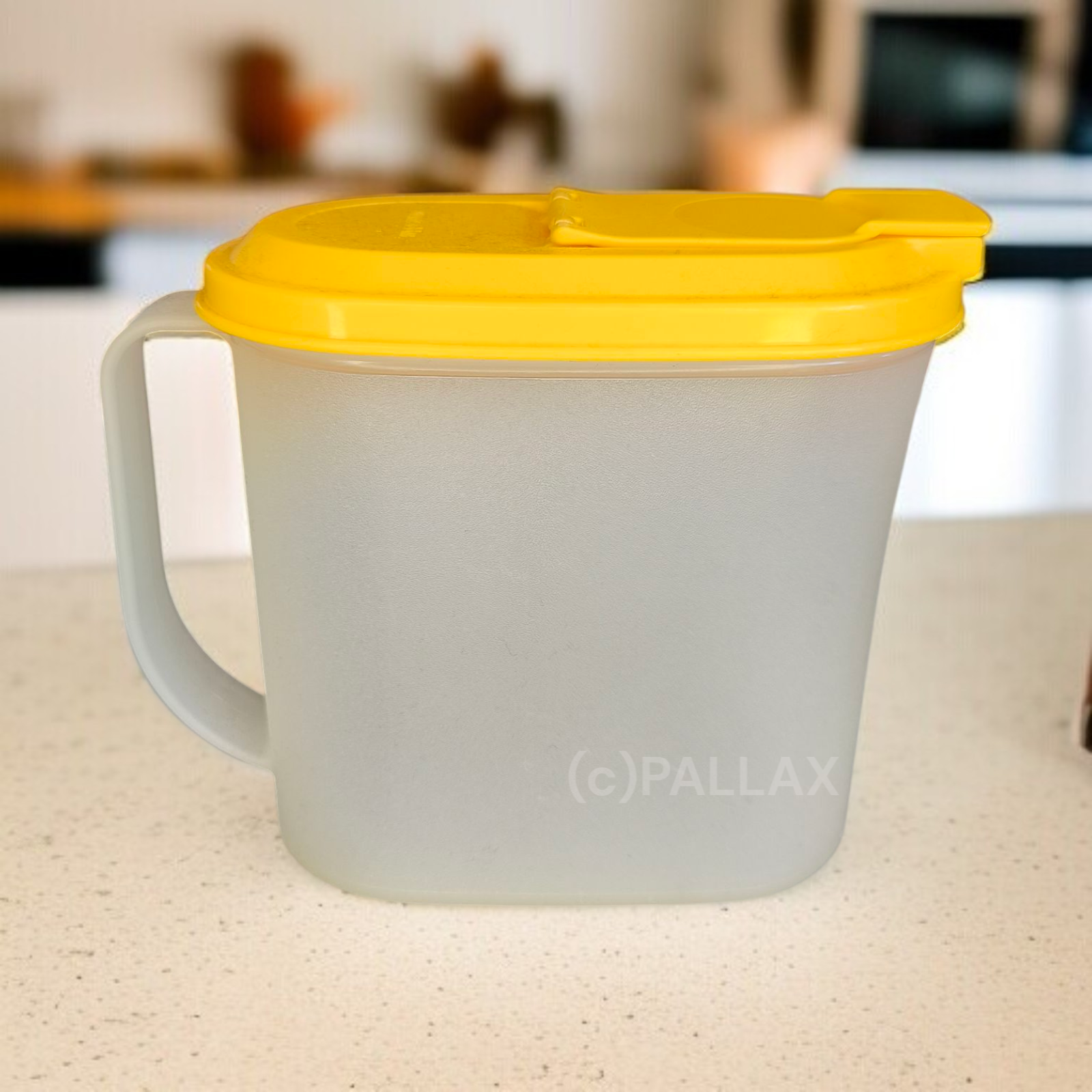 TUPPERWARE D24 KLEINER GOLDQUELL 1,2 L SONNEN-GELB SAFTKANNE MILCHKANNE