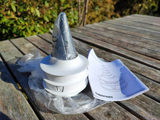 TUPPERWARE H40 ULTRA-PRO CORNETTI BACKFORMEN + TEIGRAD SCHWARZ WEISS