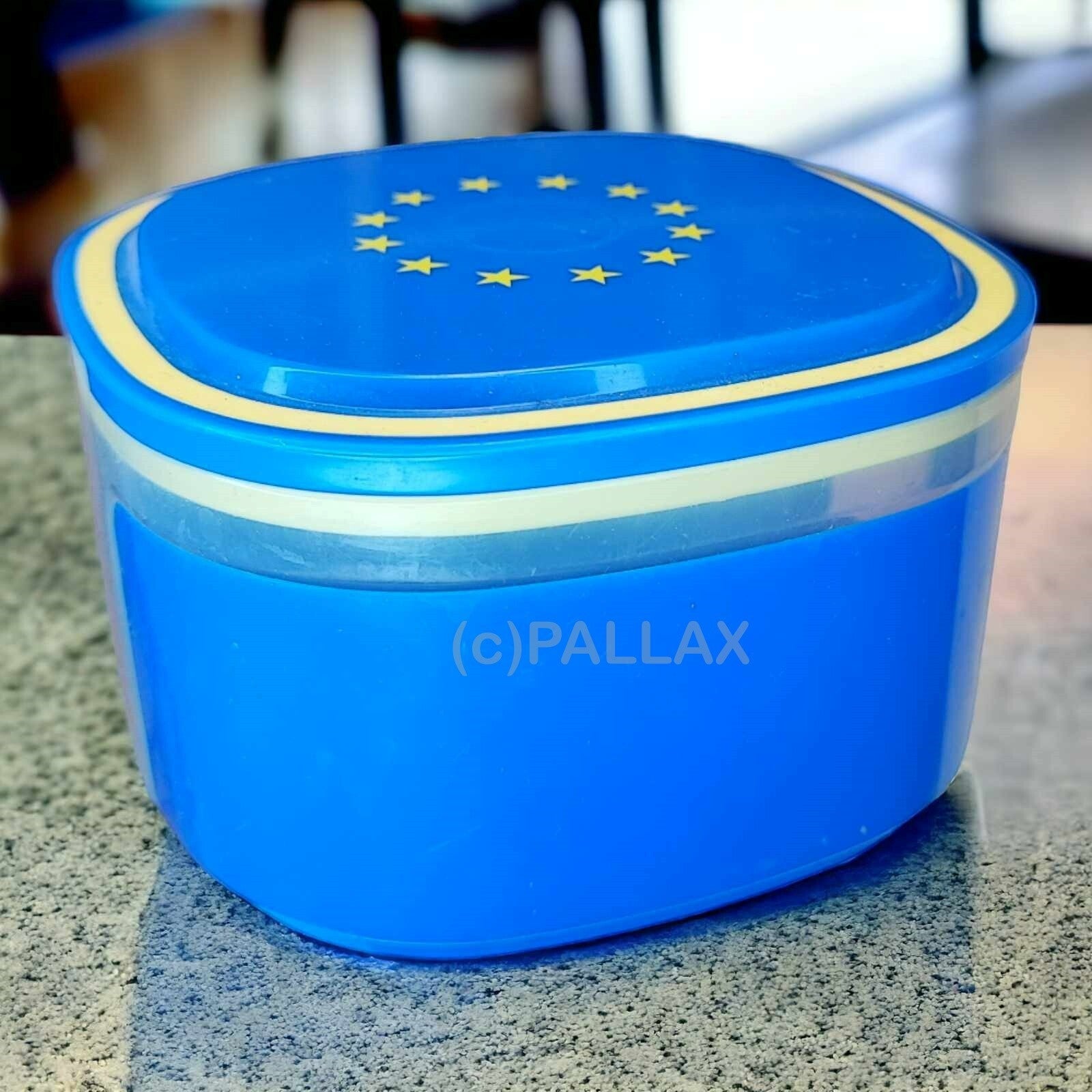 TUPPERWARE A34 SKYLINE 700 ML EUROPA-EDITION BLAU SONDERFARBE VORRATSDOSE