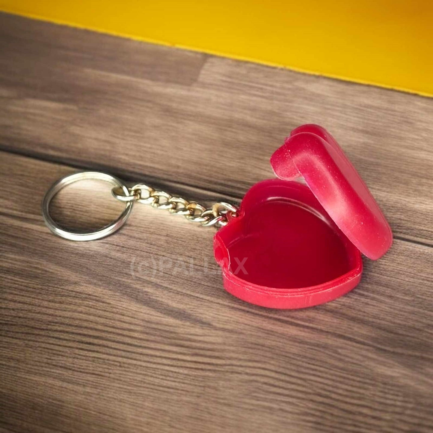 TUPPERWARE SCHLÜSSELANHÄNGER HERZLICH ROT HERZDOSE