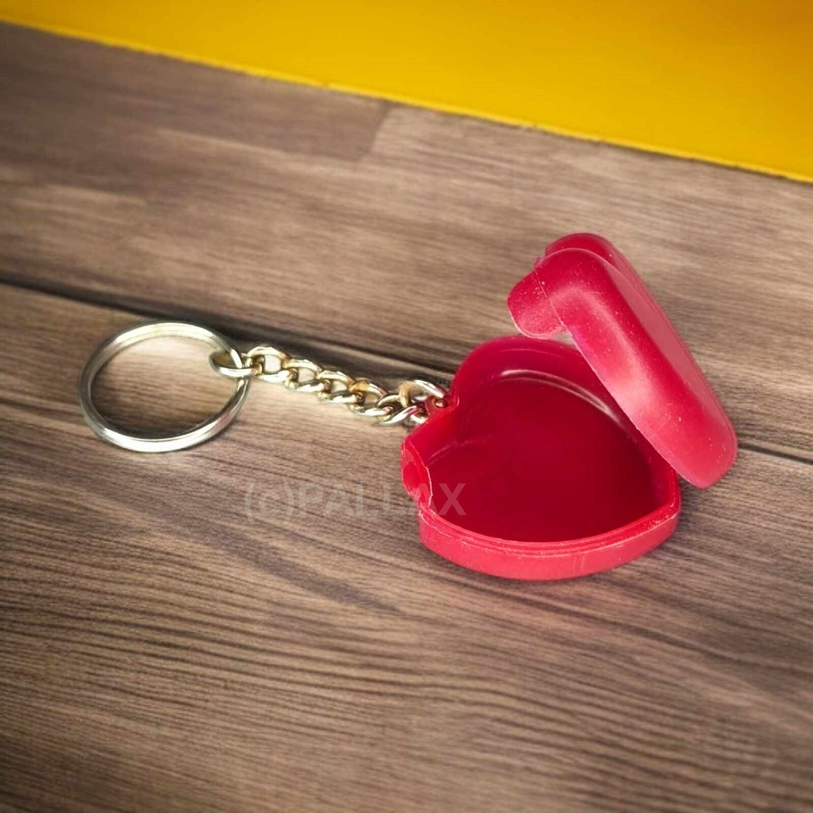 TUPPERWARE SCHLÜSSELANHÄNGER HERZLICH ROT HERZDOSE