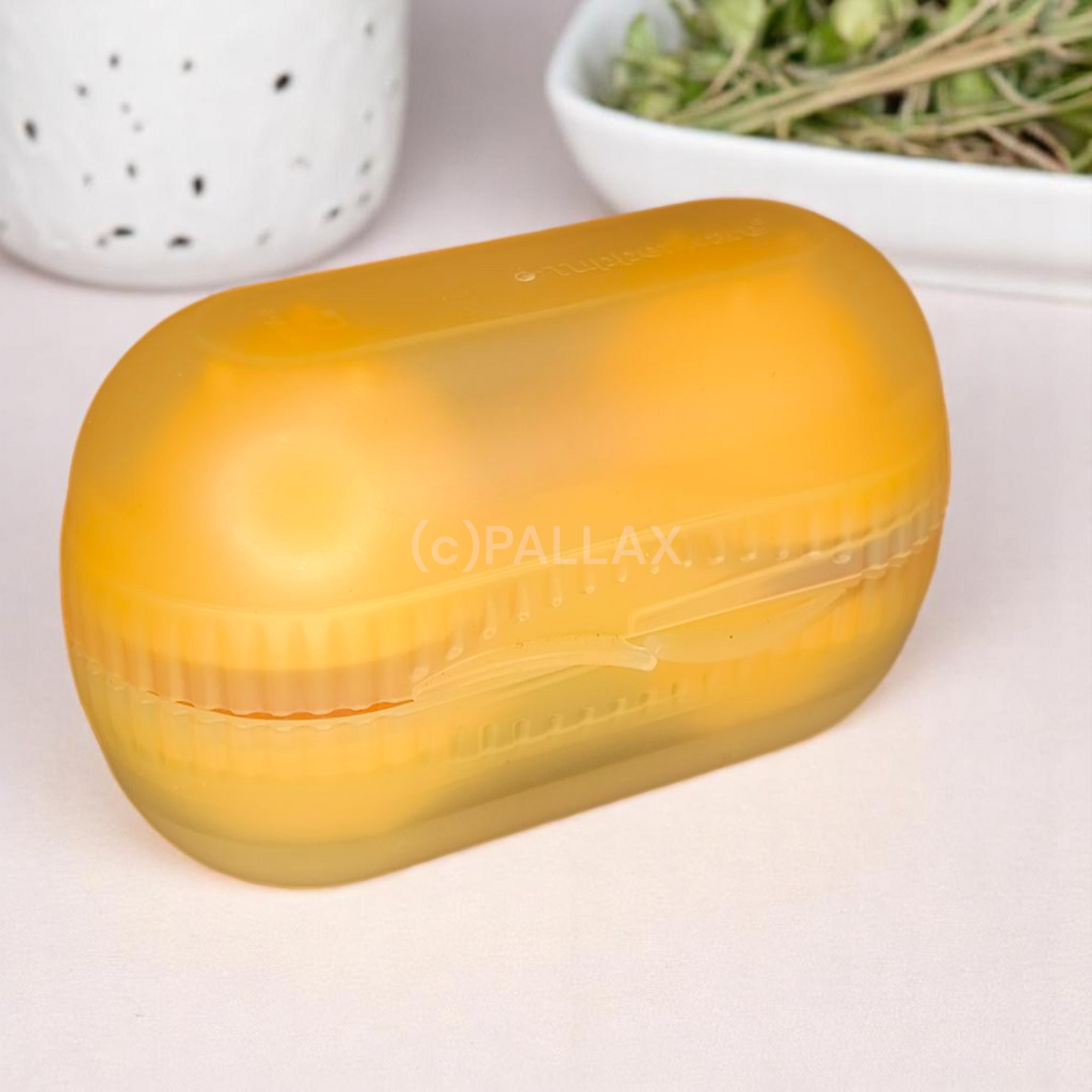 TUPPERWARE A128 ZWEI-DABEI ORANGE EIERBEHÄLTER MIT SALZSTREUER FÜR UNTERWEGS