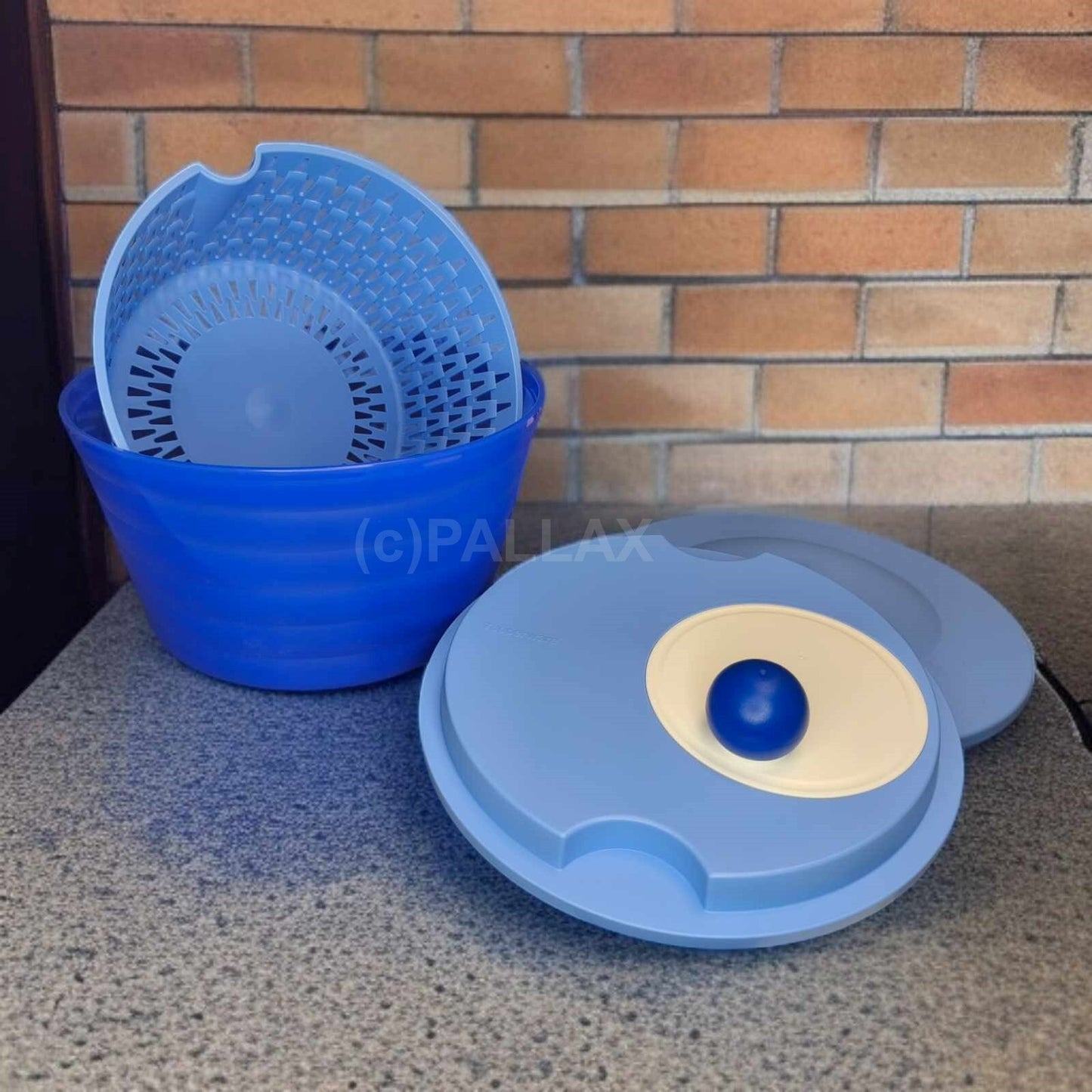 TUPPERWARE D71 SALATSCHLEUDER 4,5 L BLAU + FRISCHE-DECKEL SALATTROCKNER