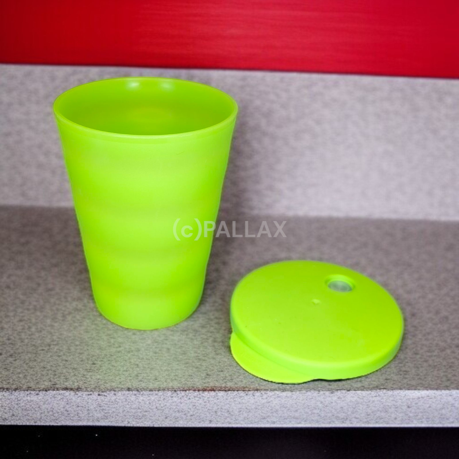 TUPPERWARE J37 JUNGE WELLE TRINKHALM-BECHER 330 ML  HELLGRÜN