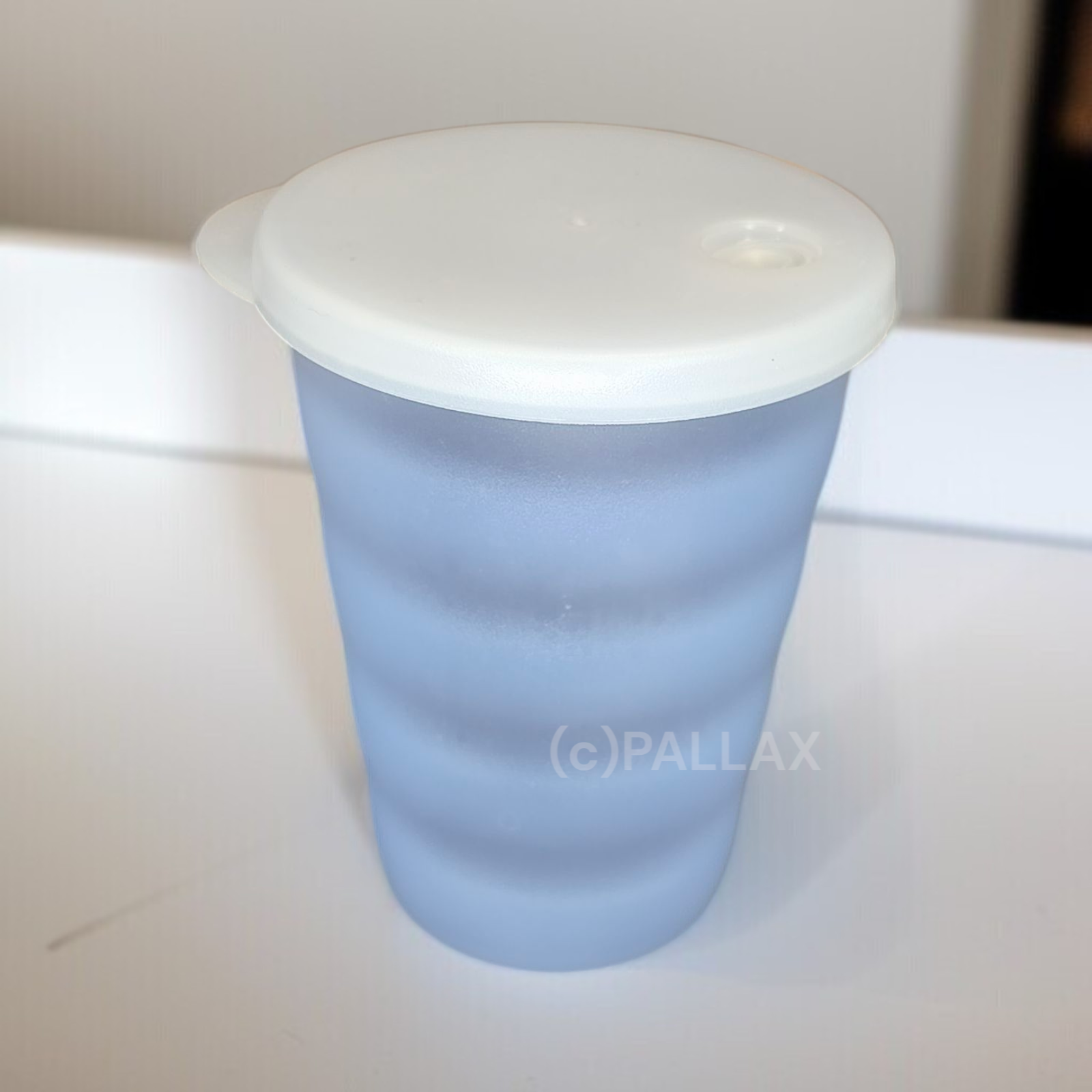 TUPPERWARE J37 JUNGE WELLE TRINKHALM-BECHER 330 ML HELLBLAU