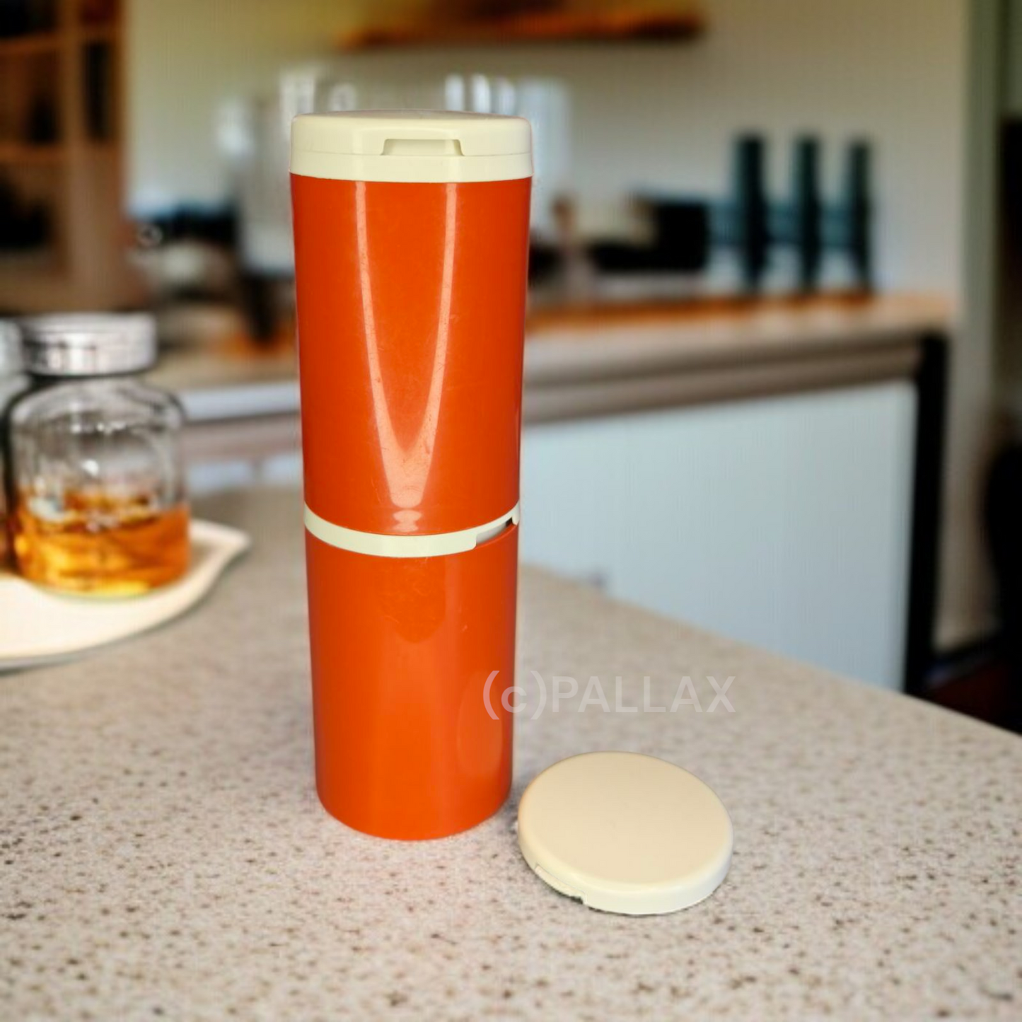 TUPPERWARE VINTAGE STAPELBARE GEWÜRZ-RIESEN ROT GEWÜRZSTREUER