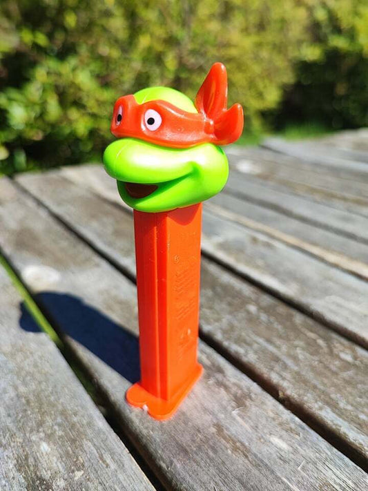 PEZ SPENDER TEENAGE MUTANT NINJA TURTLES RAPHAEL / VINTAGE