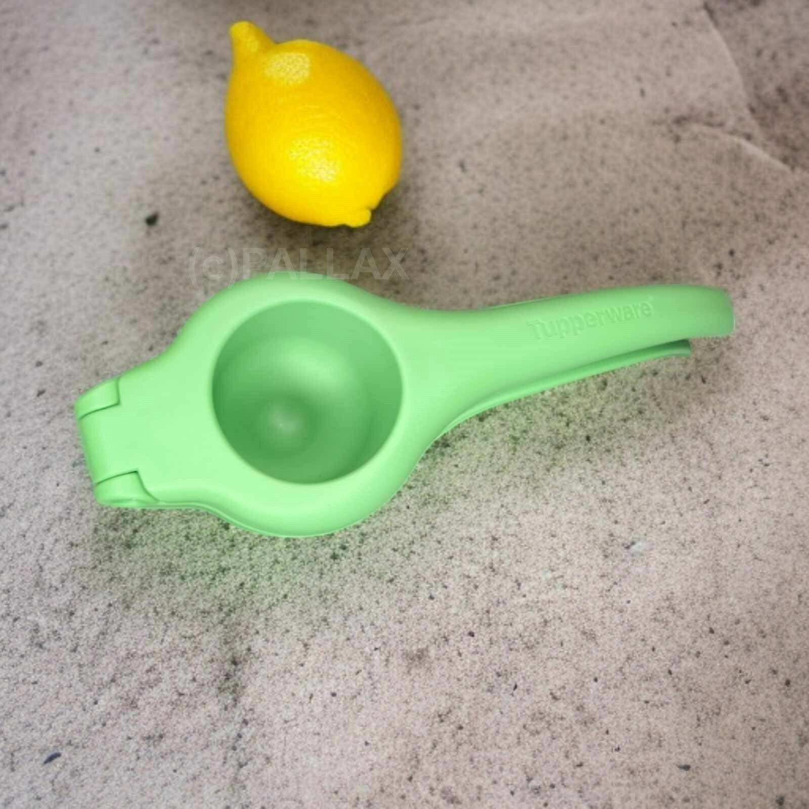TUPPERWARE D249 ZEST`N PRESS GRÜN ZITRONENPRESSE LIMONELLO