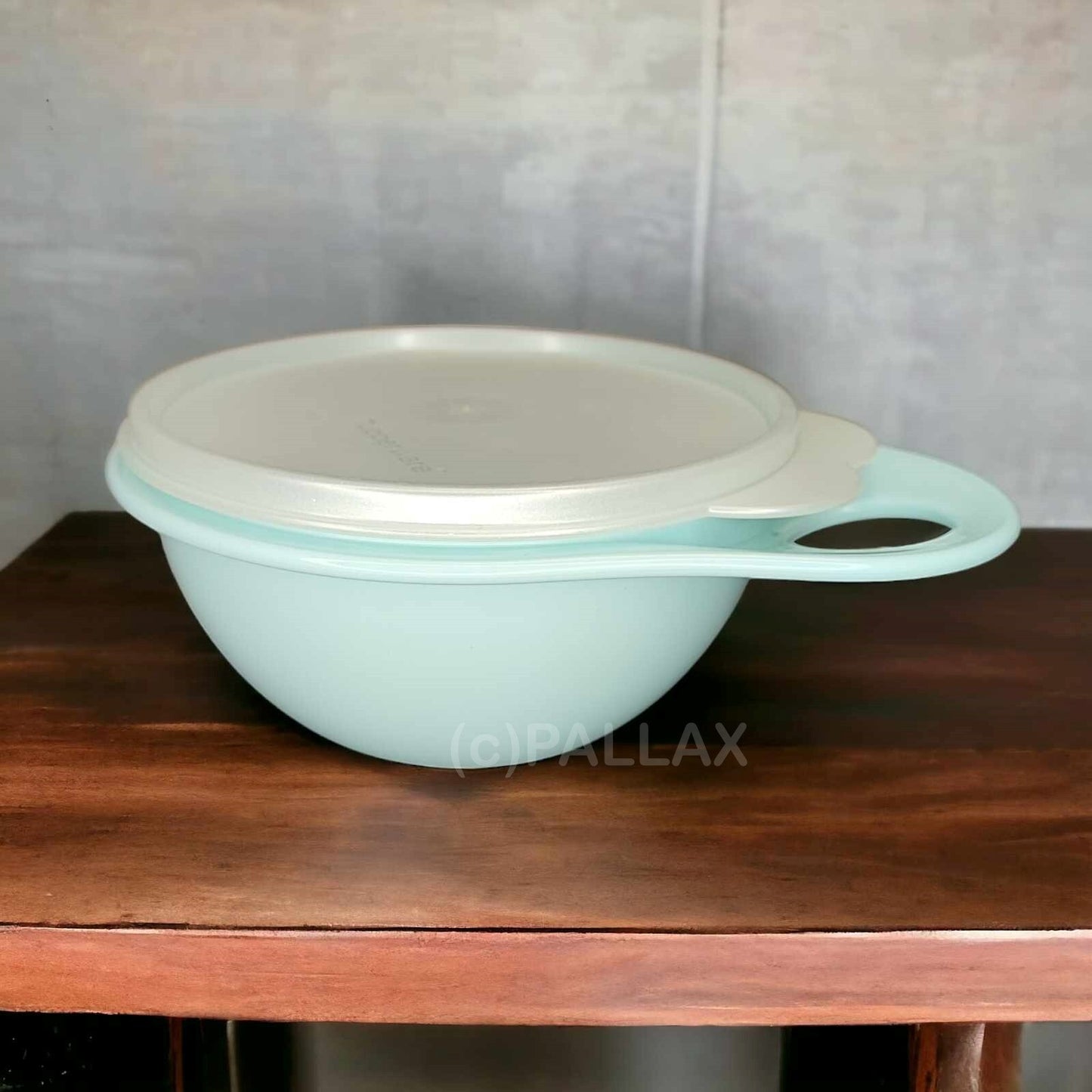 TUPPERWARE BACKSCHÜSSEL 600 ML HELLBLAU PERLMUTT-WEISS SONDERFARBE