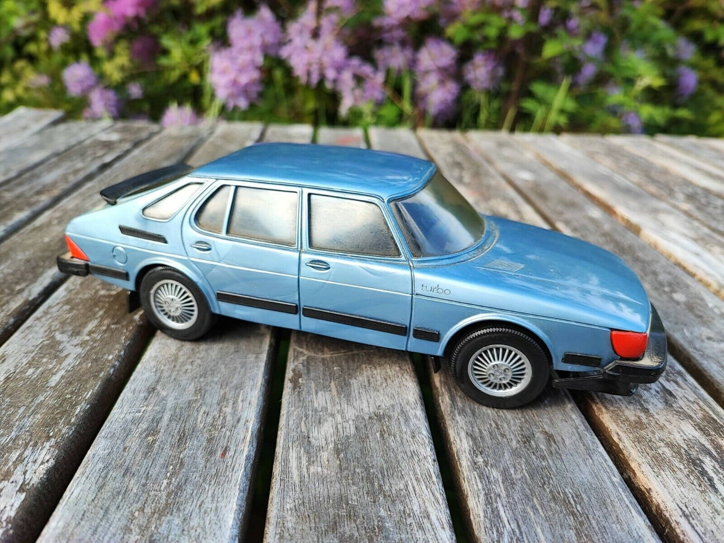 STAHLBERG SAAB 900 TURBO 4-DOOR PLASTIC MODEL 1:20 MADE IN FINLAND STEEL BLUE
