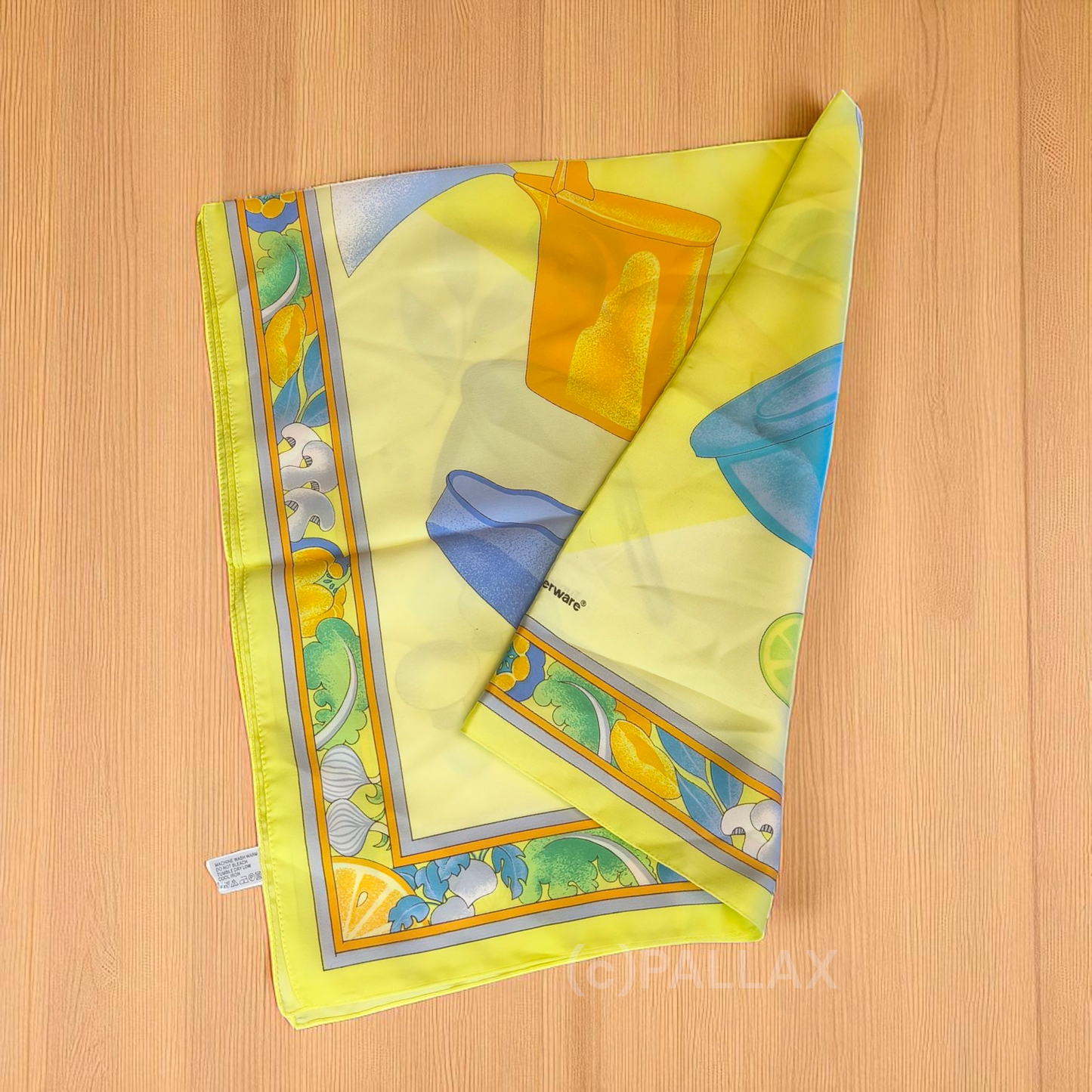 TUPPERWARE HALSTUCH JUNGE WELLE GELB 80 x 80 CM