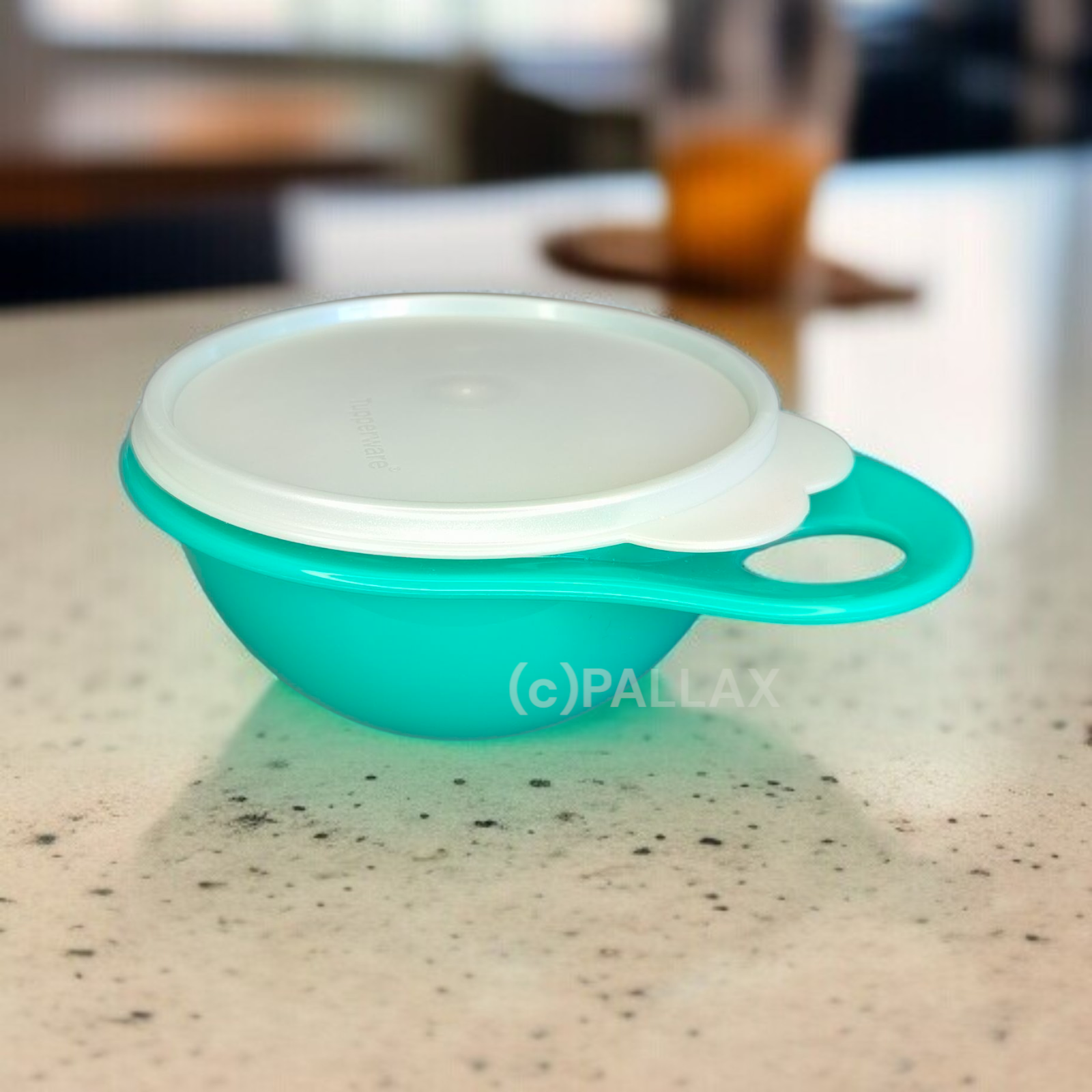 TUPPERWARE BACKSCHÜSSEL 600 ML GRÜN PERLMUTT-WEISS SONDERFARBE