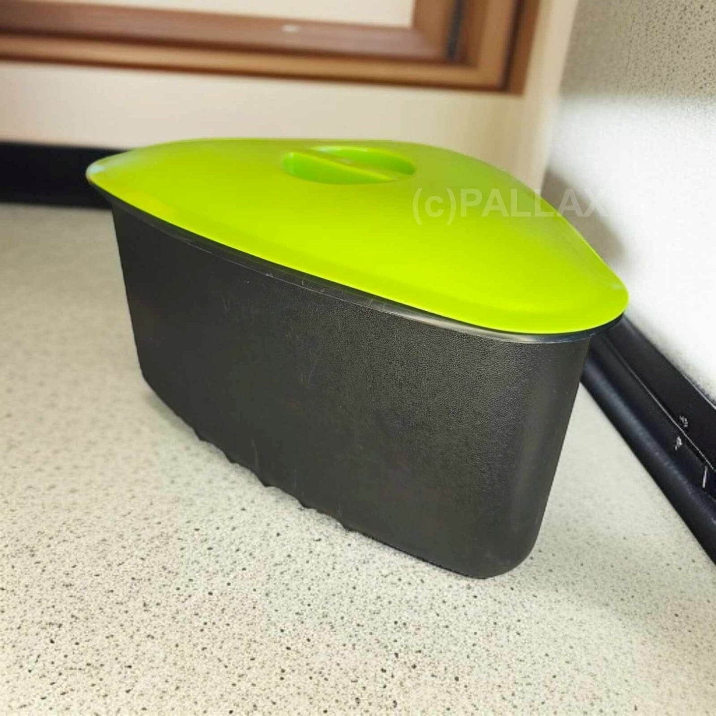 TUPPERWARE D33 ALLES-IN-EINEM 3,5 L GRÜN SCHWARZ TISCH-MÜLLEIMER LAGERBEHÄLTER