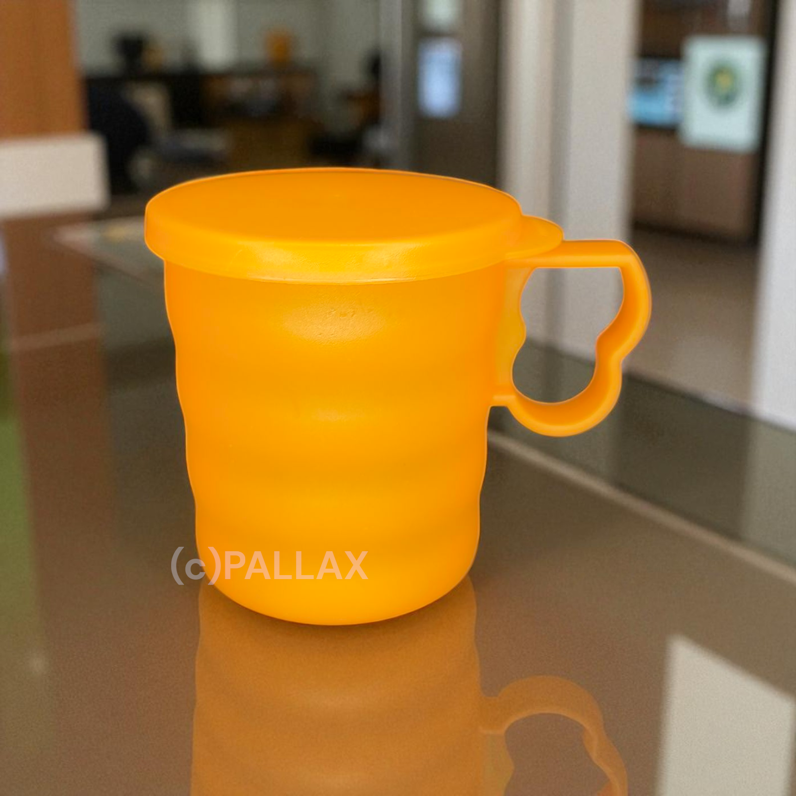 TUPPERWARE J25 JUNGE WELLE TASSE MIT DECKEL 350 ML  ORANGE