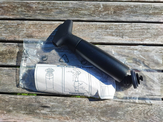 TUPPERWARE WEINPUMPE + STOPPER VAKUUM-PUMPE SCHWARZ SONDERMODELL
