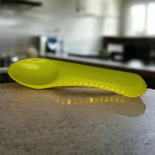 TUPPERWARE  KIWI-LÖFFEL HELLGRÜN