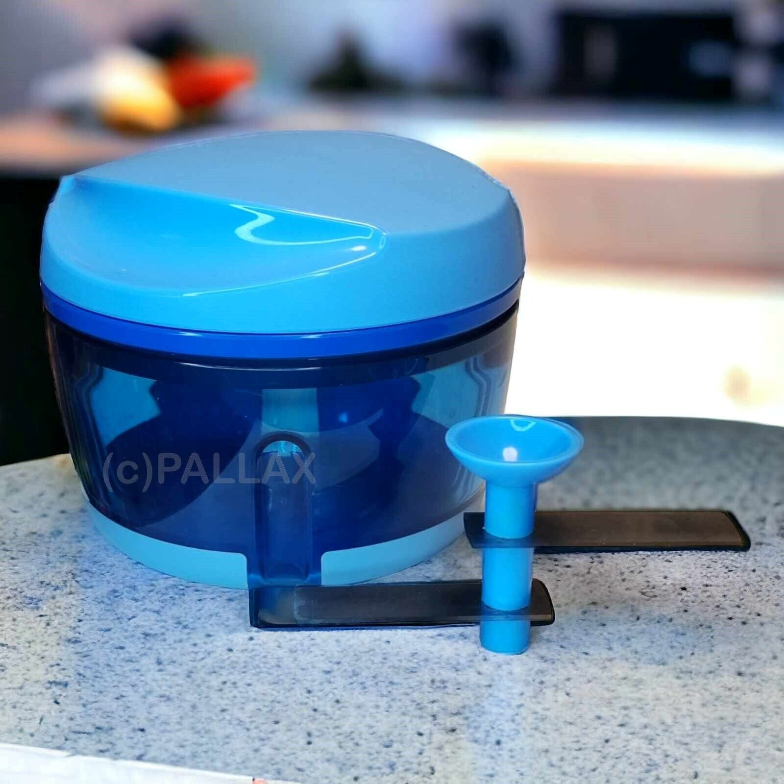 TUPPERWARE D129 HAPPY-CHEF BLAU ZWIEBELSCHNEIDER ZERKLEINERER