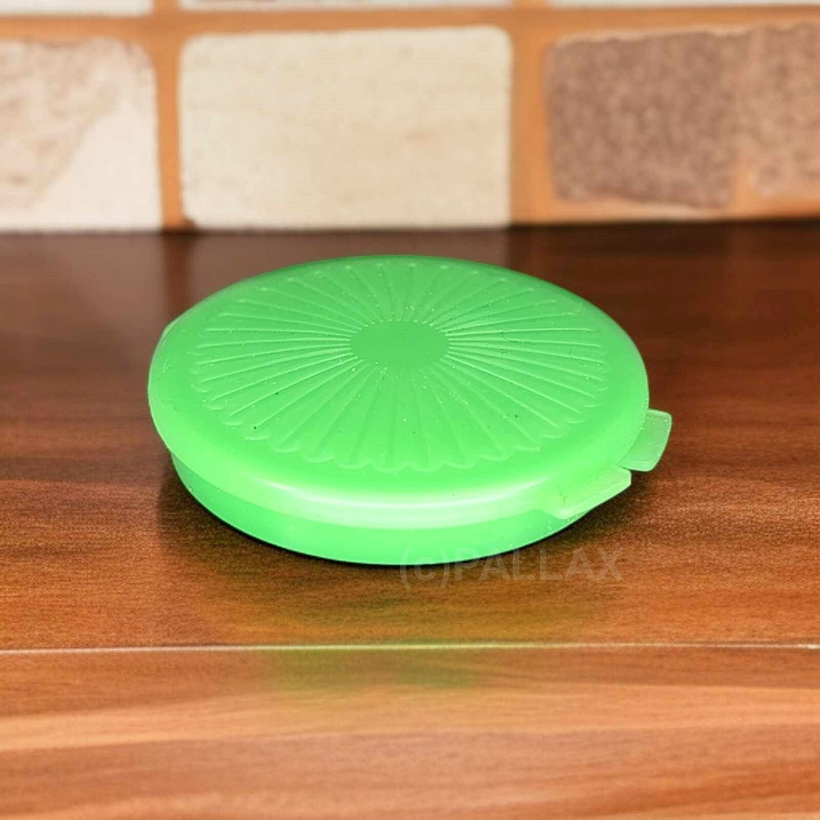 TUPPERWARE Y37 STARLET GRÜN PILLENDOSE