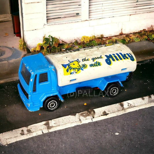 MAJORETTE #241 - 245 FORD CAMION TANKER LKW MILKY 1:100