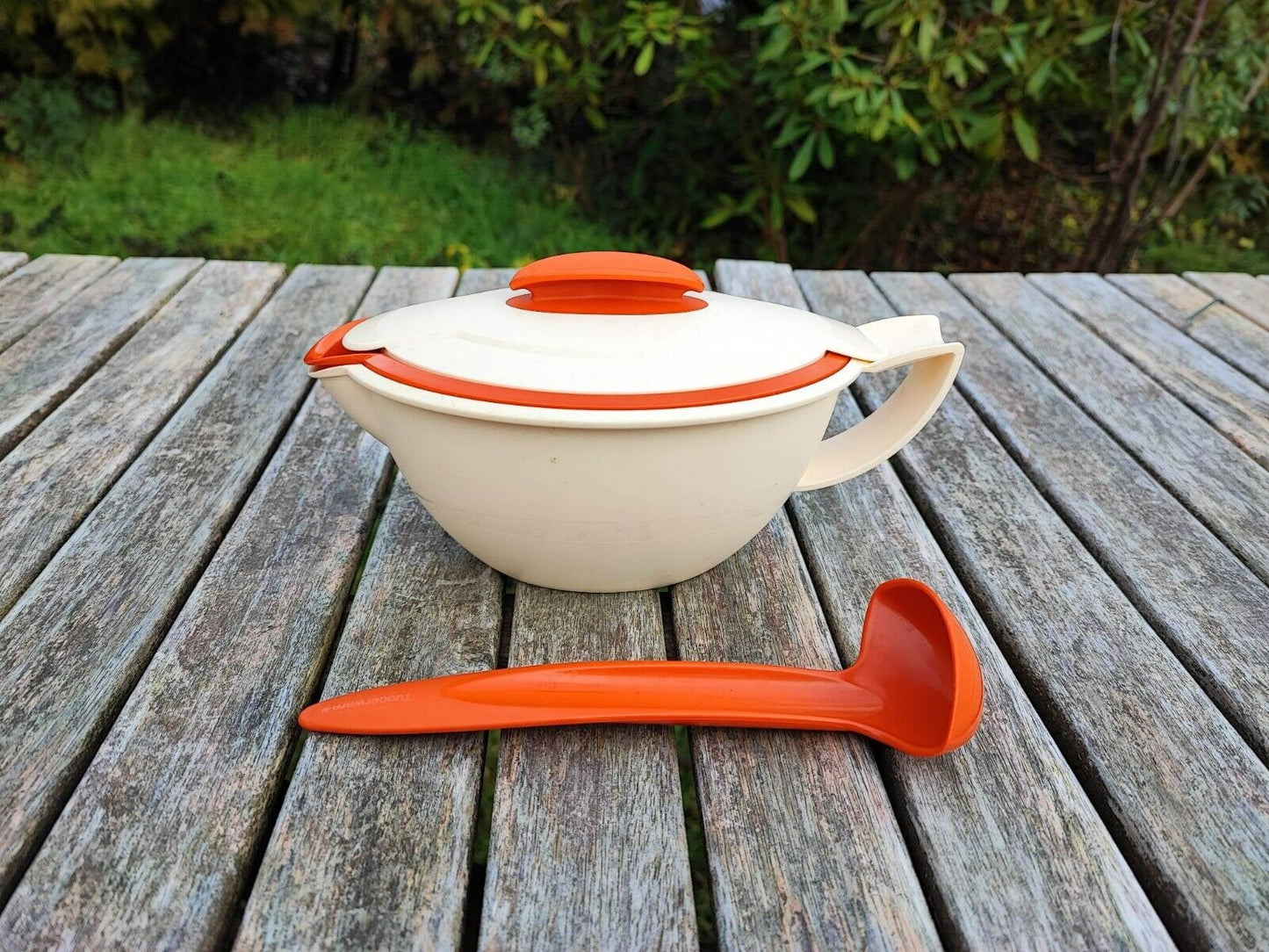 TUPPERWARE C130 THERMO-DUO SAUCIERE KERMESIN-ROT WEISS