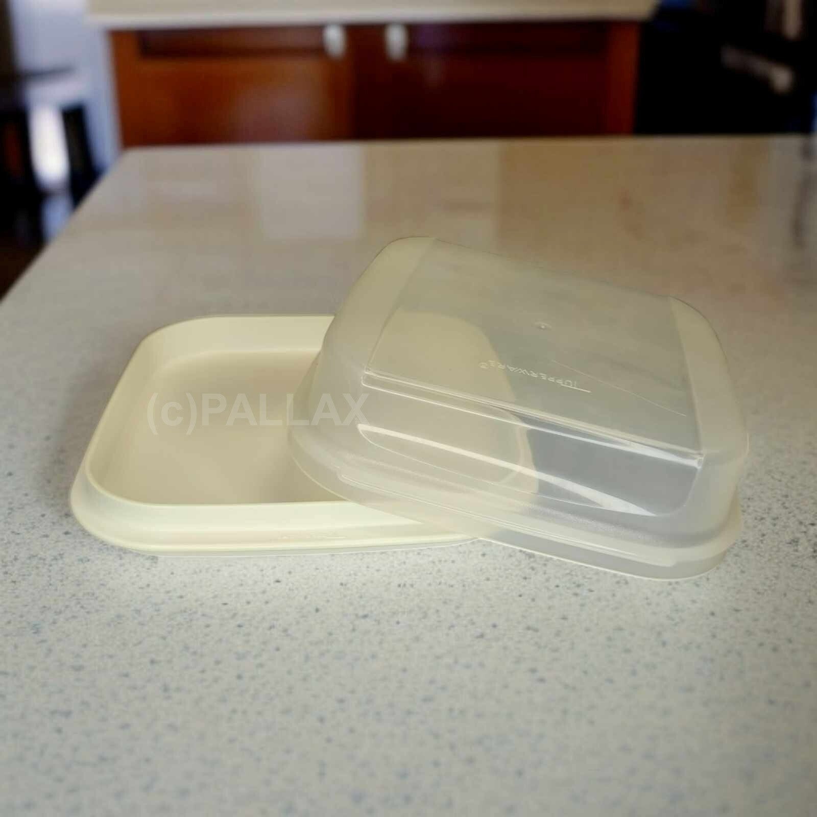 TUPPERWARE C52 SATURN WEISS SERVIERBEHÄLTER 18,5 x 19,2 CM