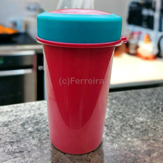 TUPPERWARE C02 KLEINER SCHLUMPF 300 ML BROMBEER-ROT TRINKBECHER UNTERWEGS