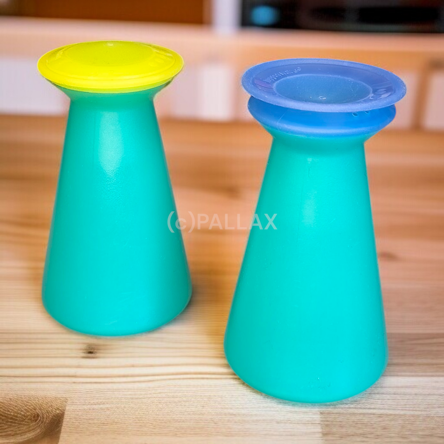 TUPPERWARE J13 JUNGE WELLE SALZ- UND PFEFFERSTREUER GRÜN
